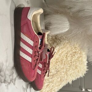 Brand NWT Giselle indoor almost pink gum size 7.5 woman’s